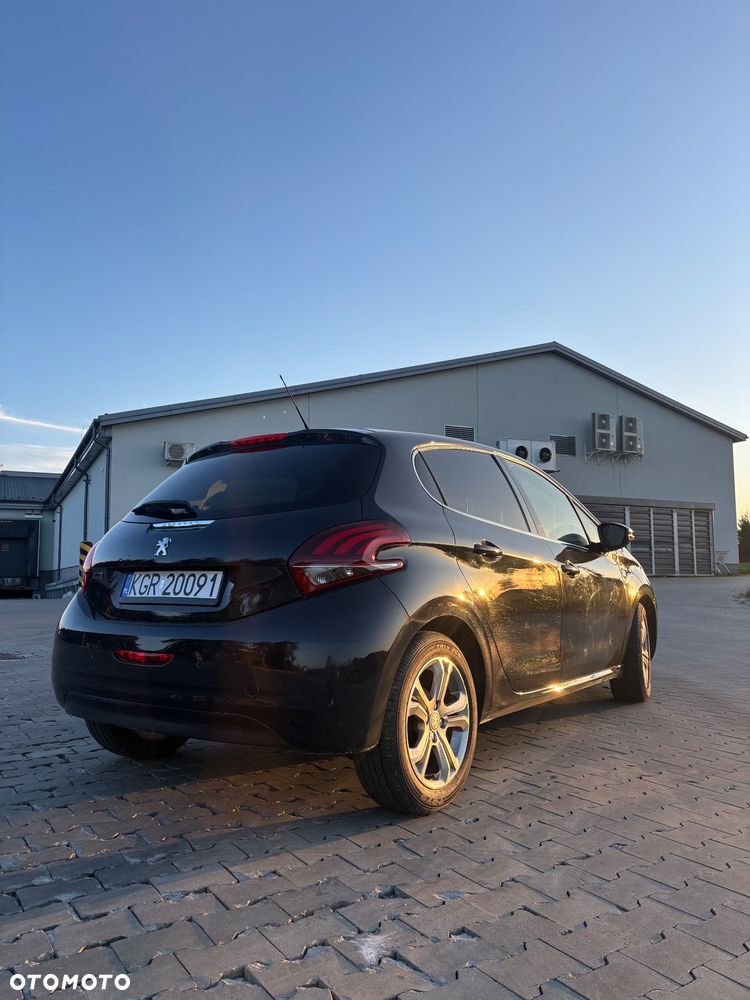 Peugeot 208 - 15