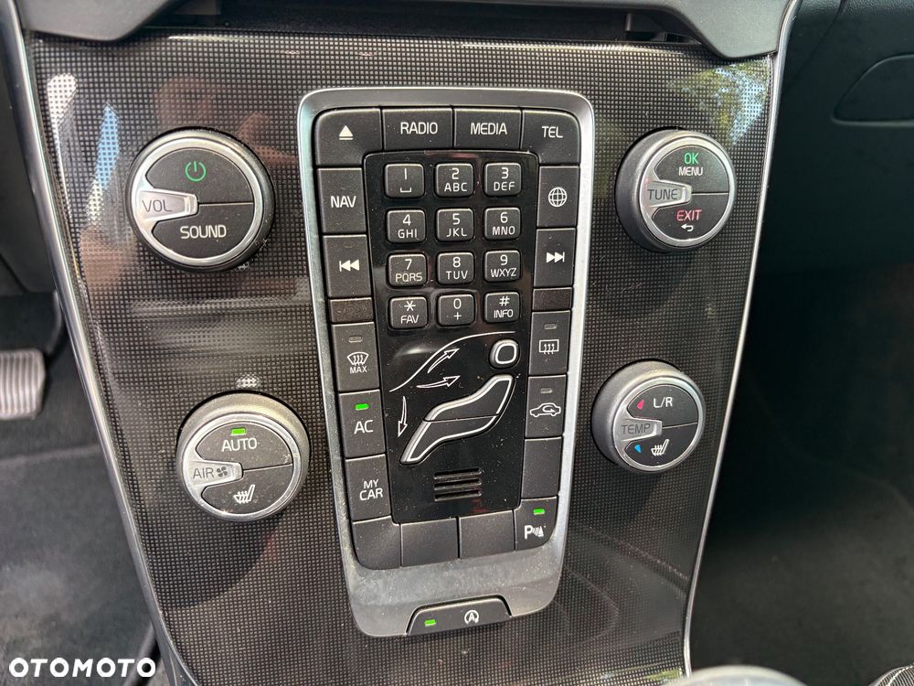 Volvo V40 D2 Momentum - 22