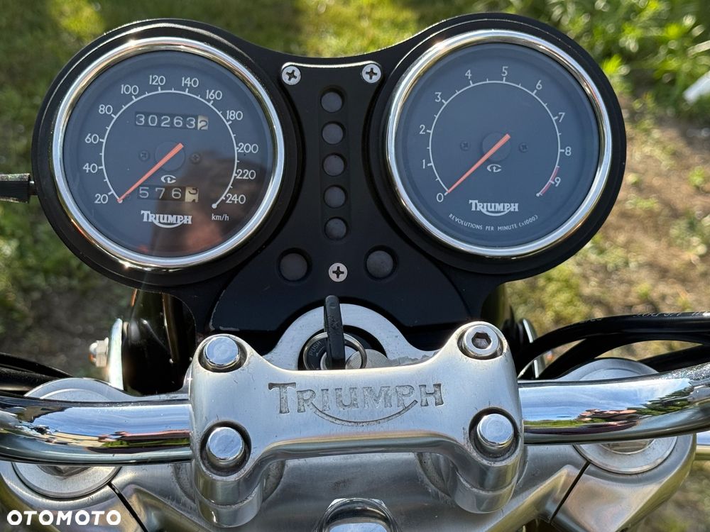 Triumph Thunderbird - 14