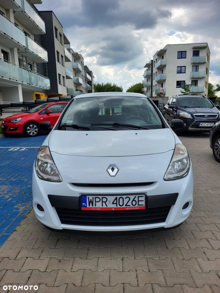 Renault Clio - 8
