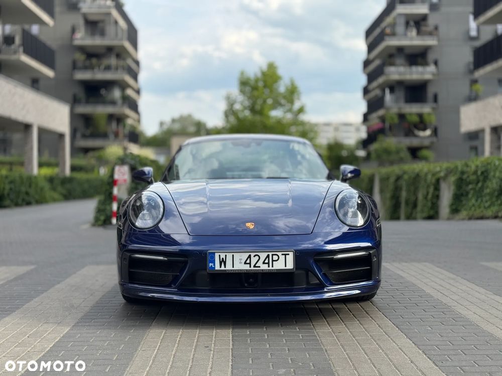 Porsche 911 Carrera 4 - 2