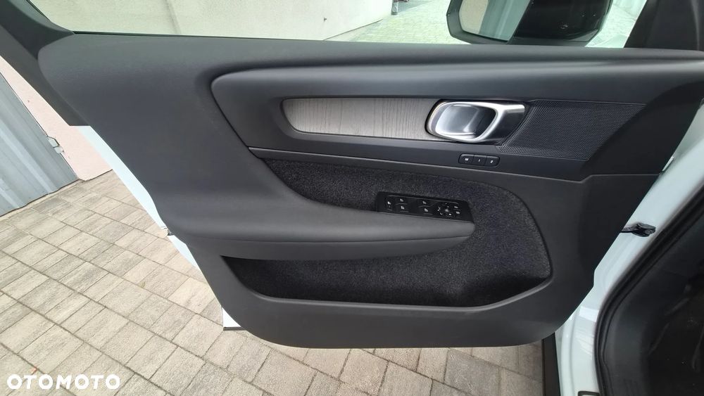 Volvo XC 40 - 24