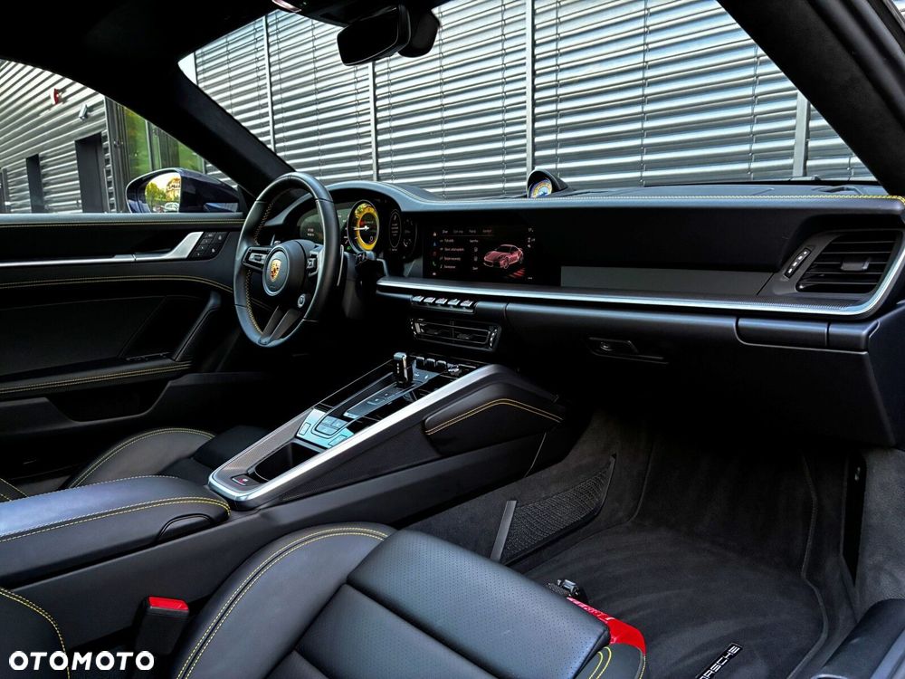 Porsche 911 Turbo S - 40