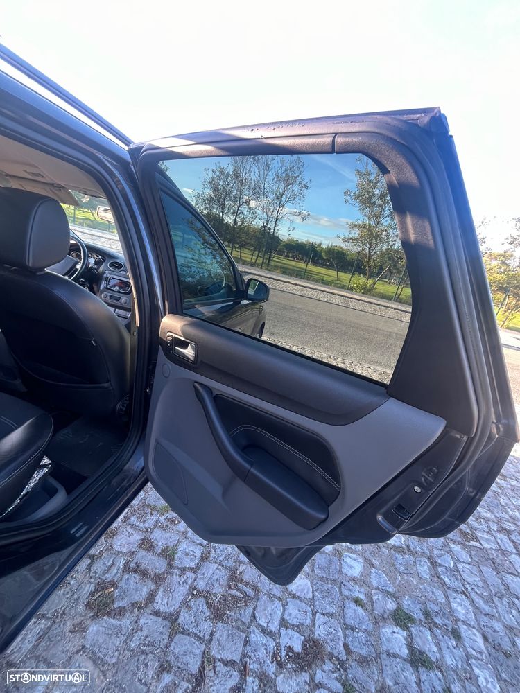 Ford Focus SW - 12