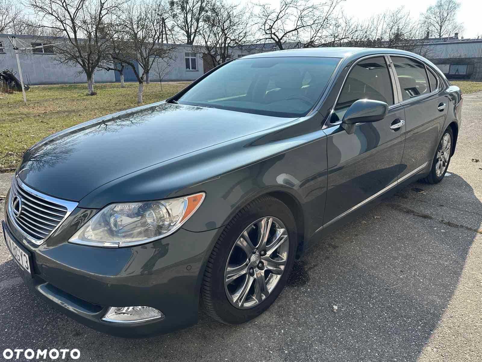 Lexus LS - 1