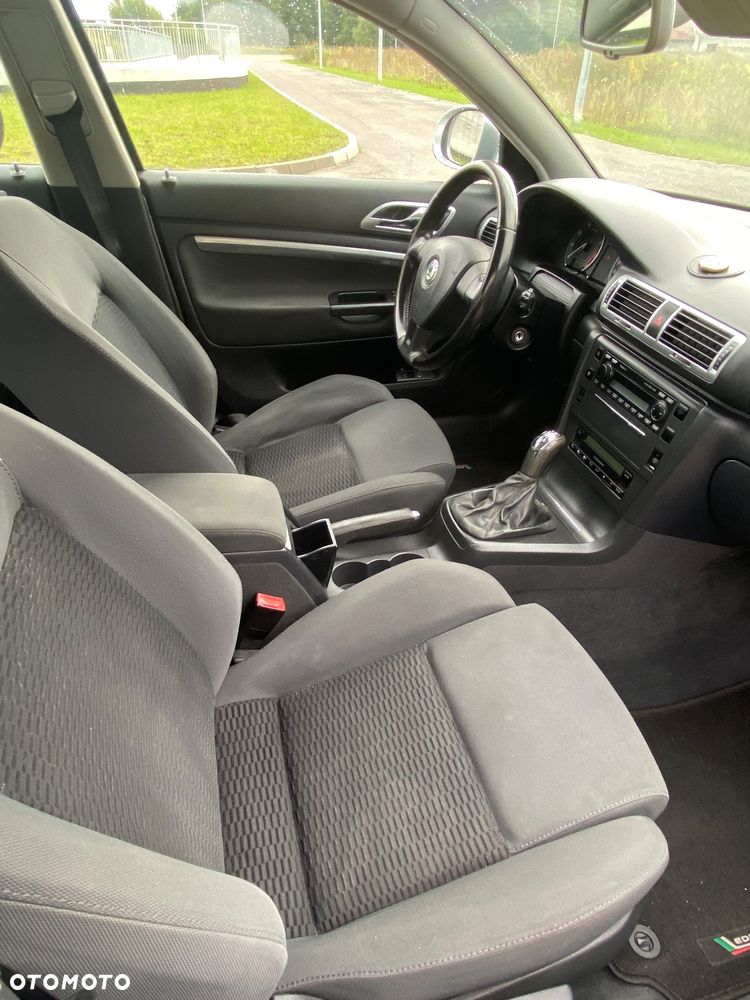 Skoda Superb 1.8 Turbo Comfort - 8