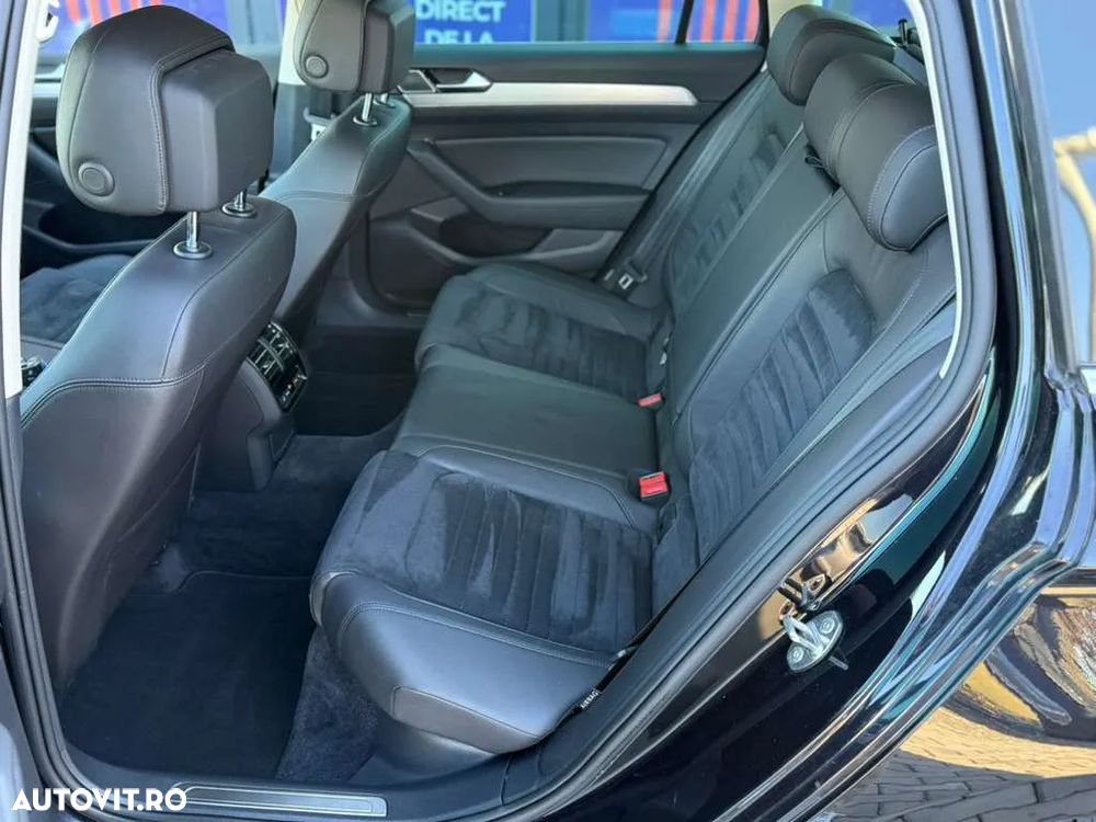 Volkswagen Passat Variant 2.0 TDI DSG 4Motion Highline - 25
