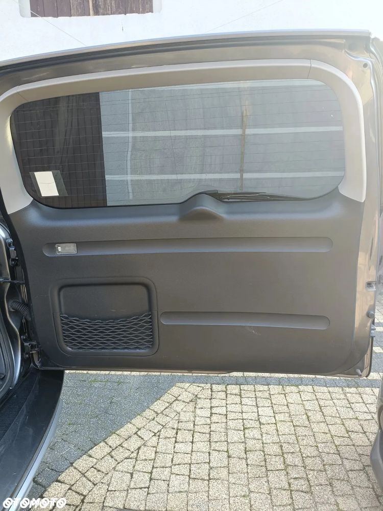 Toyota RAV4 2.2 D-4D 4x4 Executive - 14