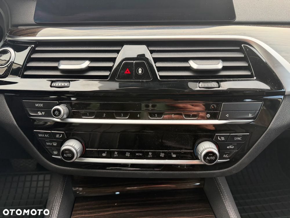 BMW Seria 5 518d Luxury Line - 25
