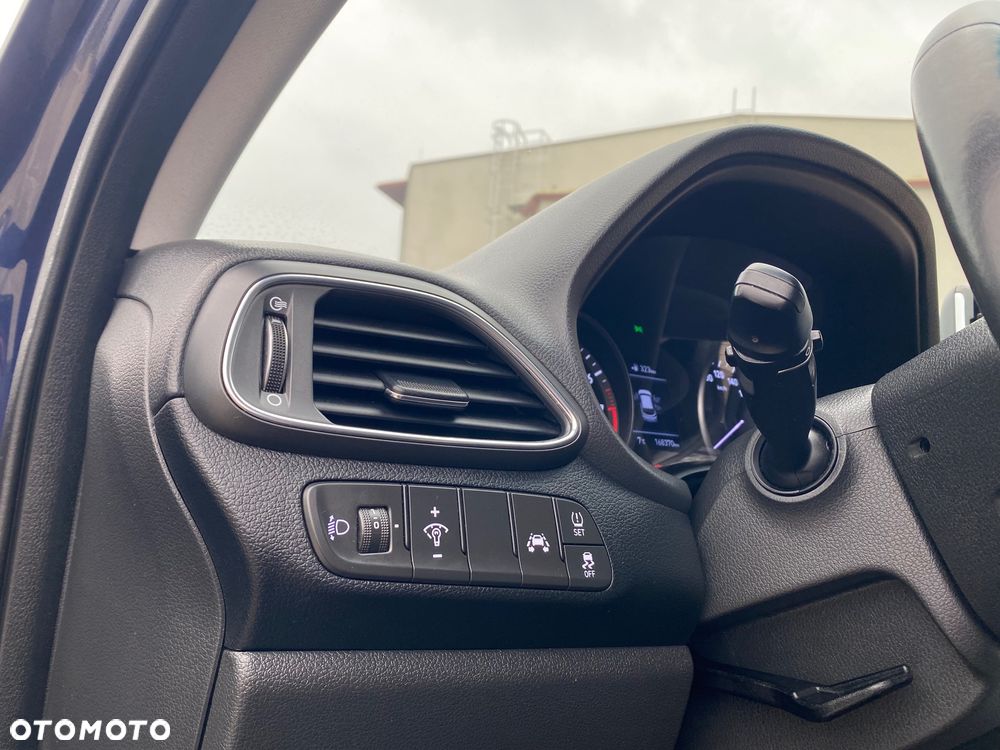 Hyundai i30 1.0 T-GDI Premiere Comfort - 26