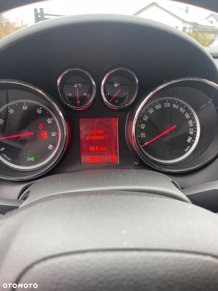 Opel Astra 1.6 Color Edition - 11