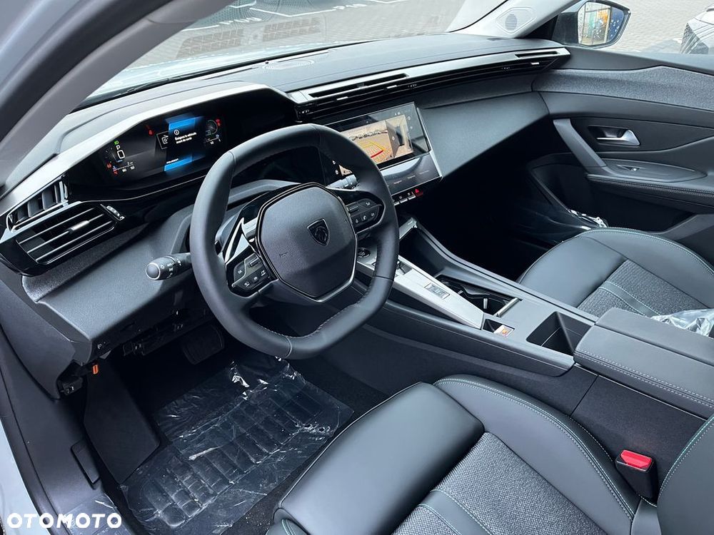 Peugeot 308 - 8