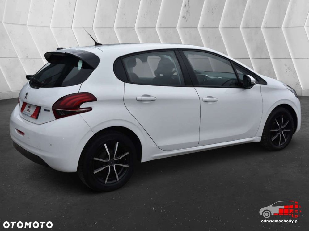Peugeot 208 - 10