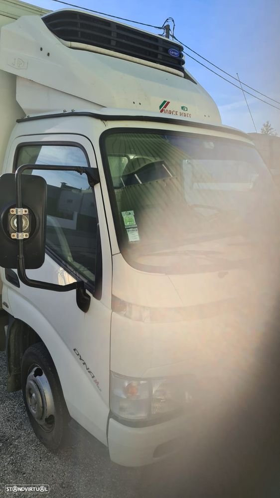 Toyota DYNA - 6