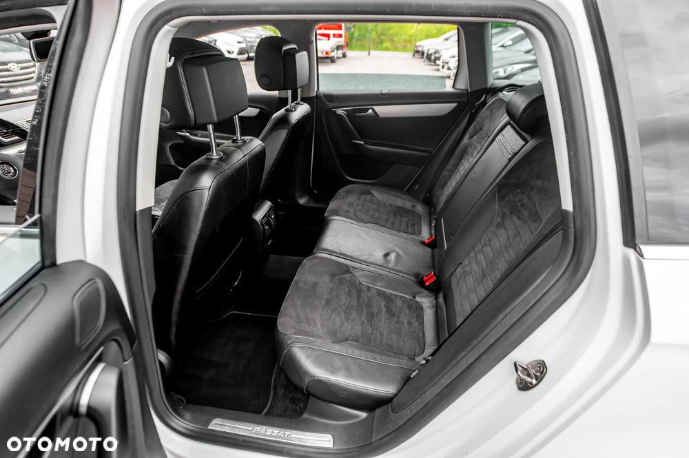 Volkswagen Passat Variant 2.0 TDI DSG BlueMotion Technology Highline - 19