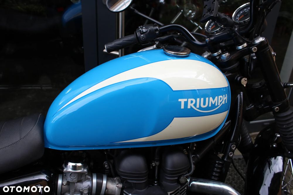 Triumph Bonneville - 12