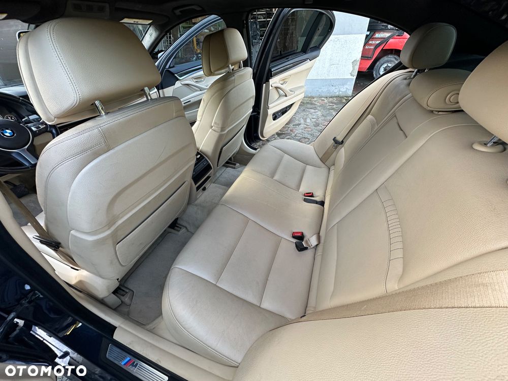 BMW Seria 5 528i xDrive Sport-Aut Luxury Line - 11