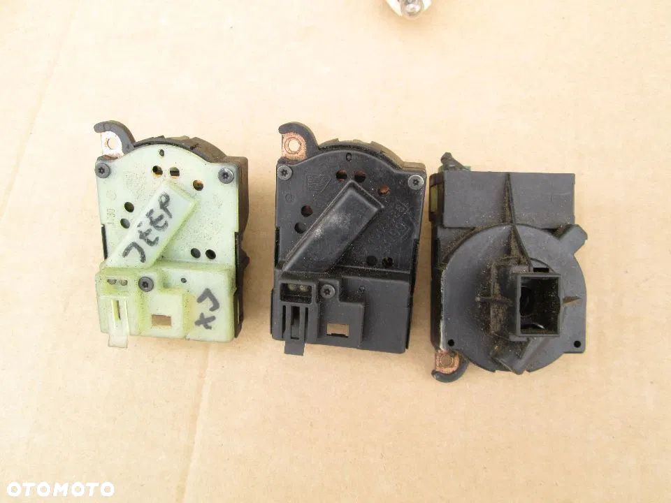 kostka stacyjki chrysler voyager stratus sebring neon piti jeep cherok - 1