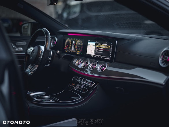 Mercedes-Benz CLS - 6
