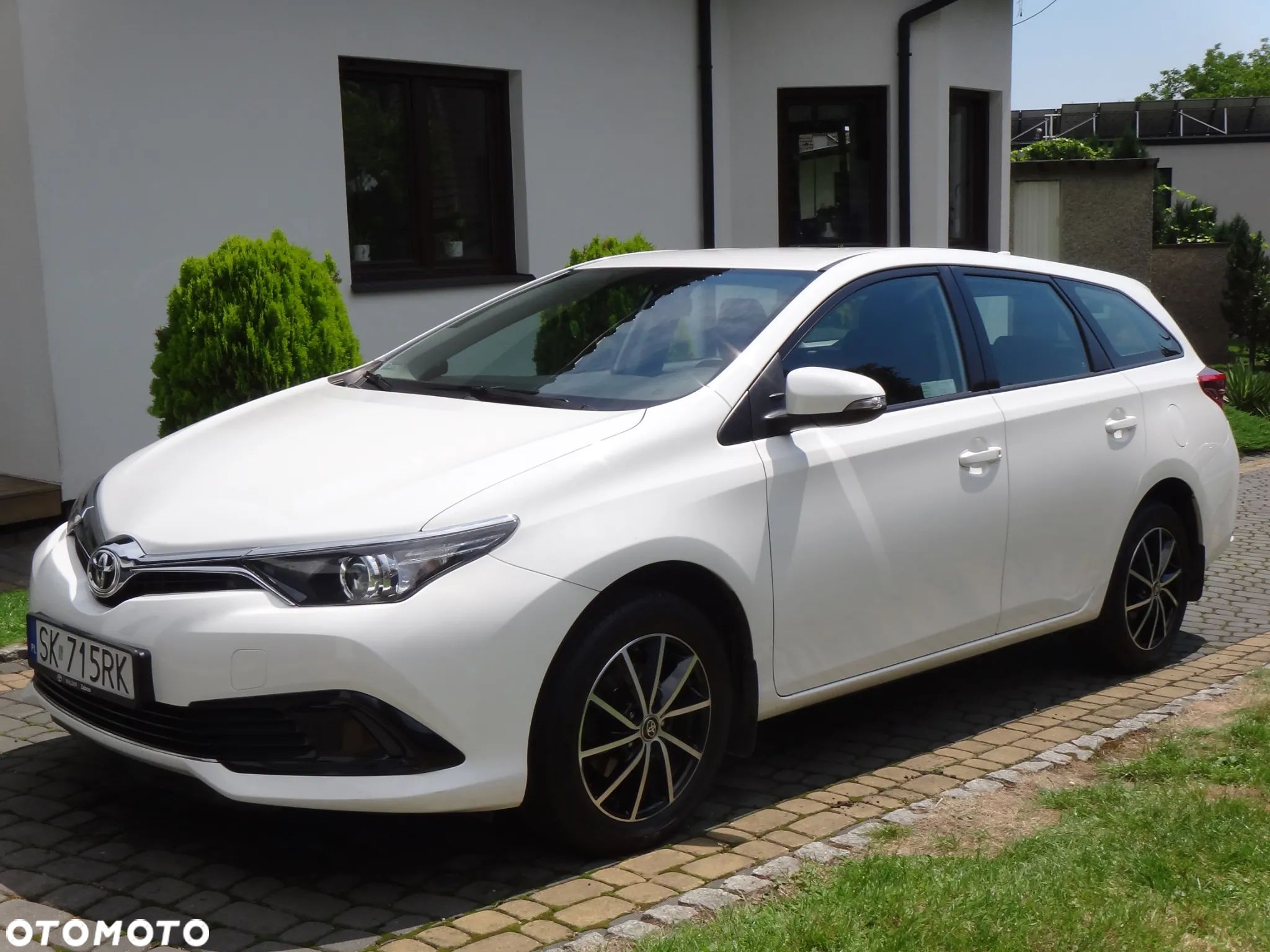 Toyota Auris - 1