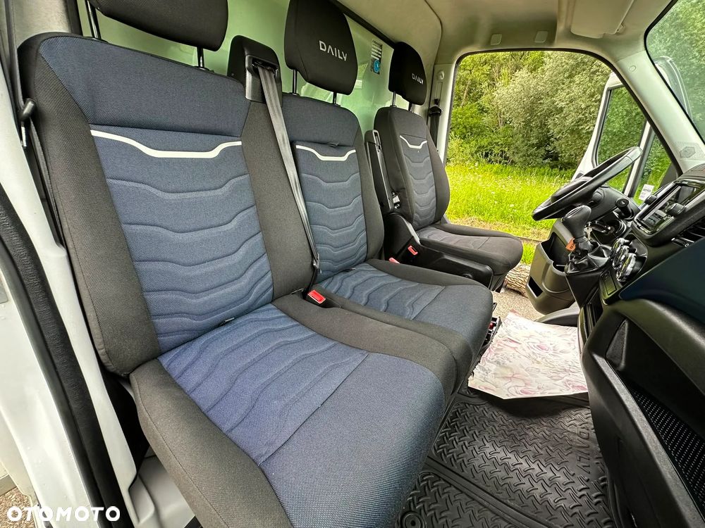 Iveco Daily KONTENER+WINDA (udźwig 750kg) 2.3 diesel 156 kM automat 2021 WEBASTO, KAMERA COFANIA, GWARANTOWANY NIEWIELKI PRZEBIEG 160tyś. - 24