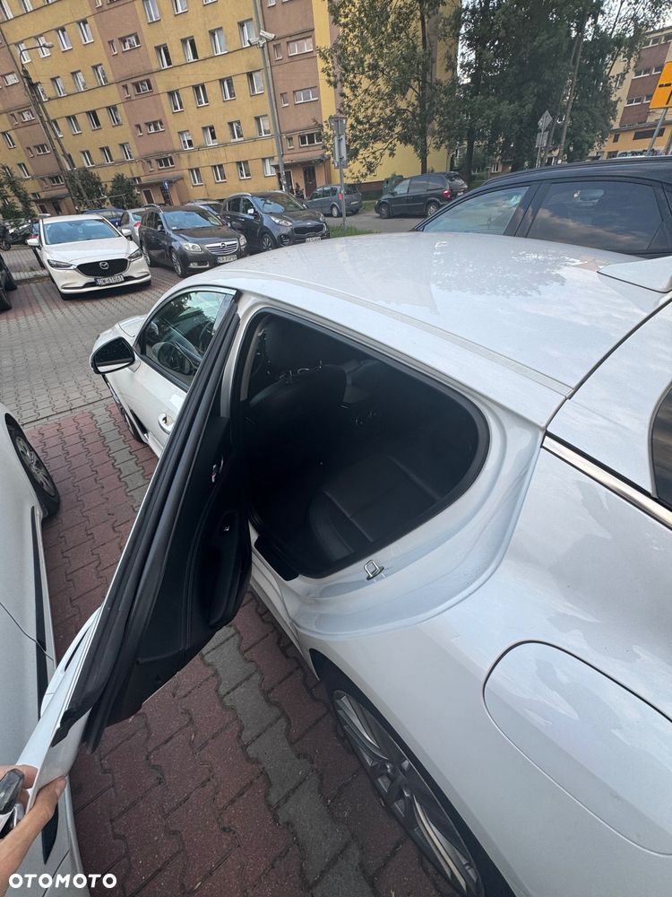 Kia Stinger 2.0 T-GDI L - 25