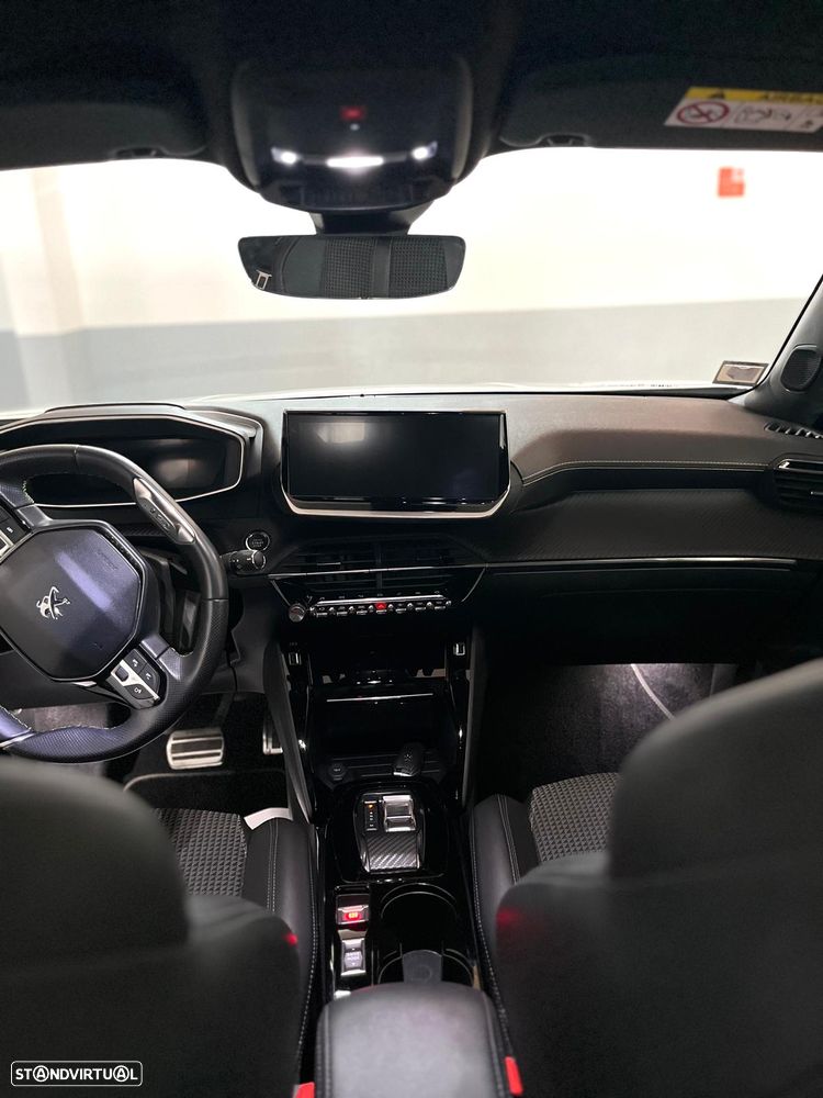 Peugeot 2008 - 8