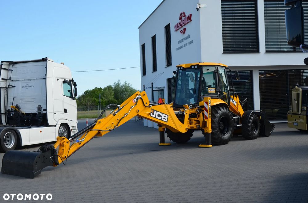 JCB 3CX PRO 2024-25r / SILNIK 4,8L 110km / DUAL DRIVE / 223 mth ! / KLIMA / SZYBKOZŁĄCZE / DWUKIERUNKOWA INSTALACJA / POWERSLIDE / SKARPÓWKA UCHYLNA / 20" - 13