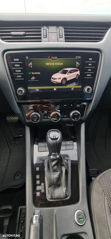 Skoda Octavia Combi 2.0 TDI 4x4 DSG Scout - 10