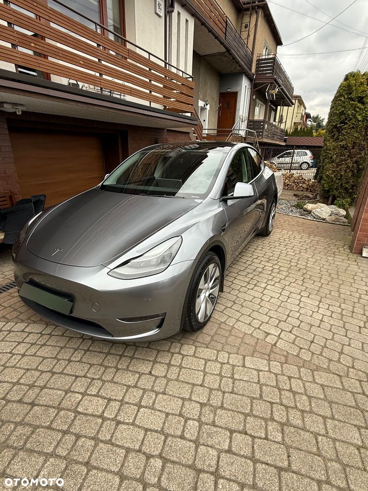 Tesla Y - 6