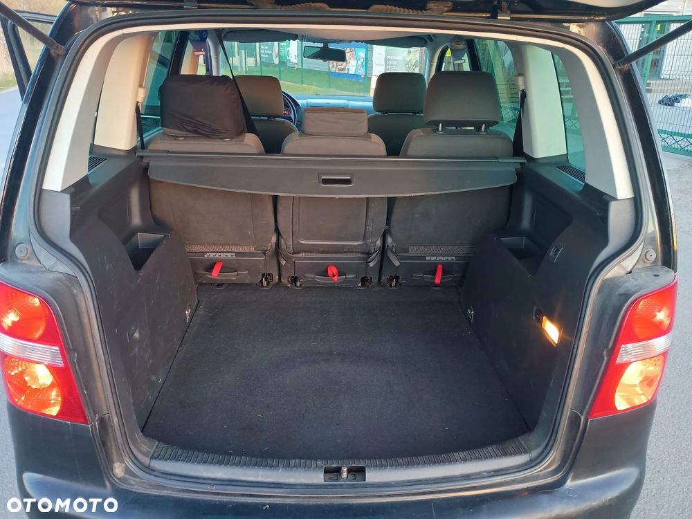 Volkswagen Touran 1.9 TDI Highline - 13