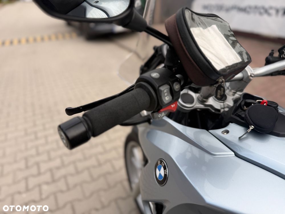 BMW F - 21
