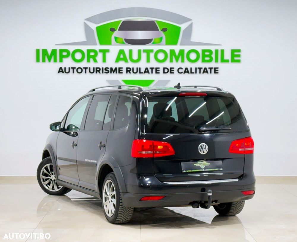 Volkswagen Touran 2.0 TDI DPF DSG Cross - 15