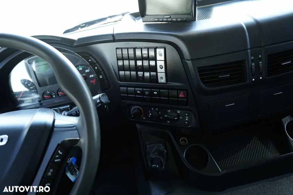 Iveco STRALIS 360 / 4x2 / BASCULANTĂ - 4,9 M / OBLON SPATE HIDRAULIC / ANVELOPE NOI (PROFIL 100%) / EURO 6 - 30