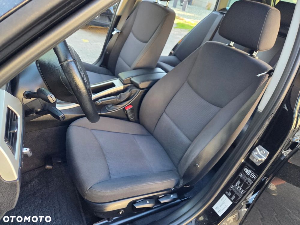 BMW Seria 3 318d - 28