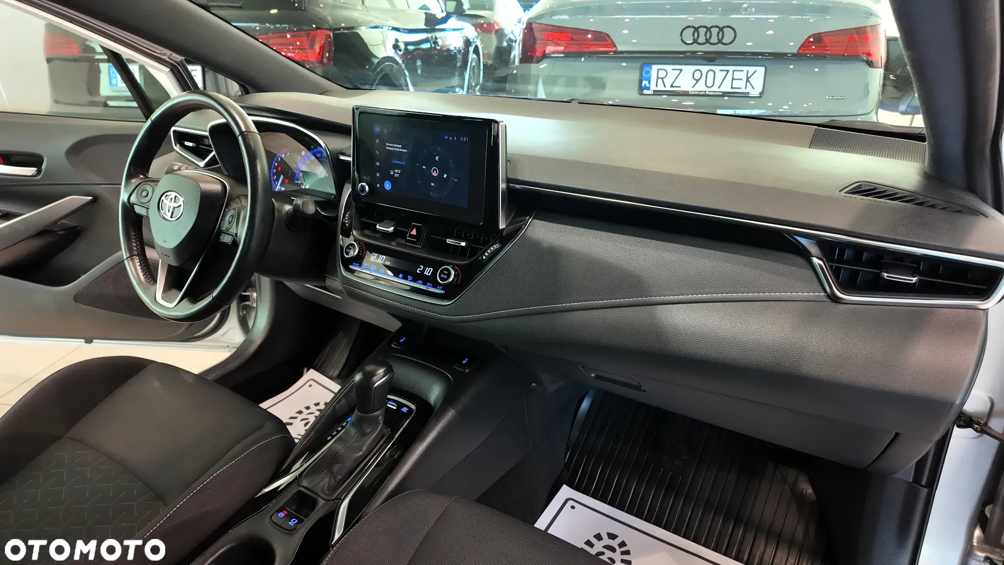 Toyota Corolla 1.8 Hybrid Active - 37