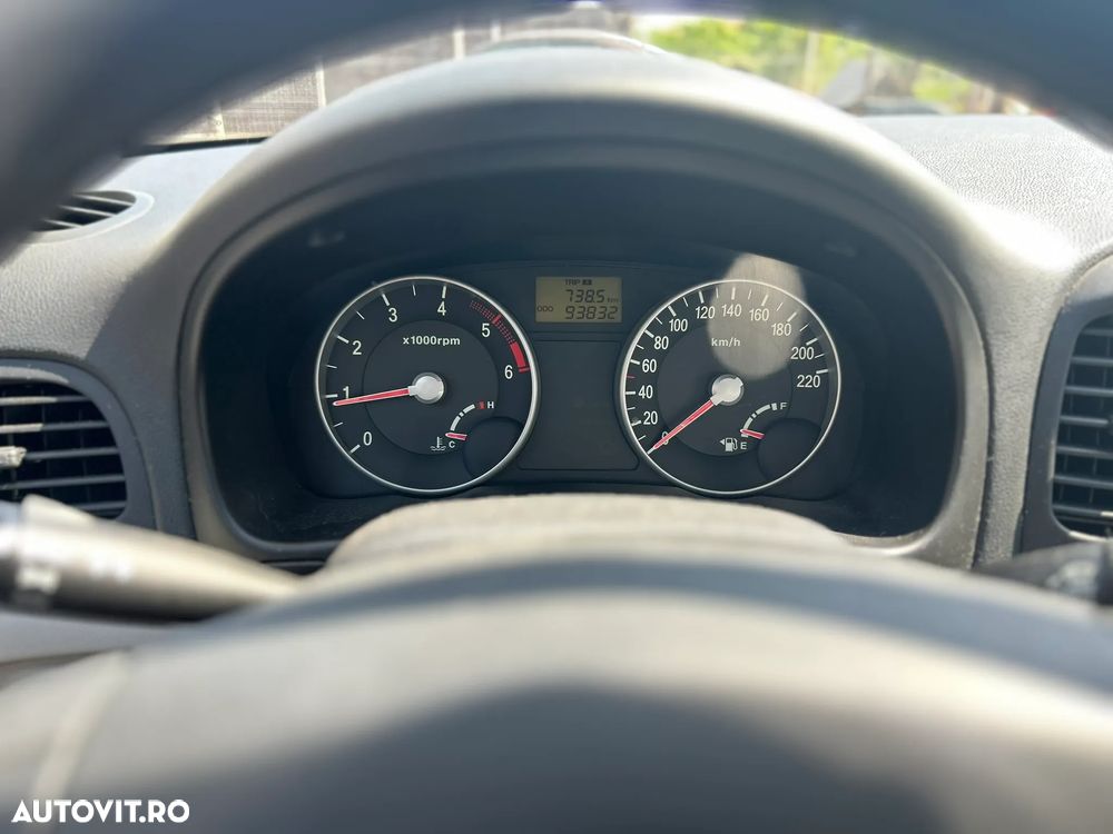 Hyundai Accent MC 1.5 CRDI 4DR GL COMFORT - 8