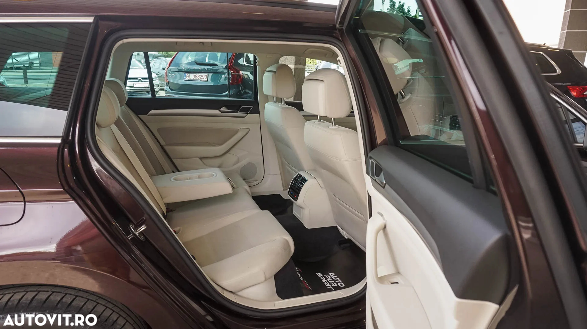 Volkswagen Passat Variant 2.0 TDI DSG Comfortline - 27
