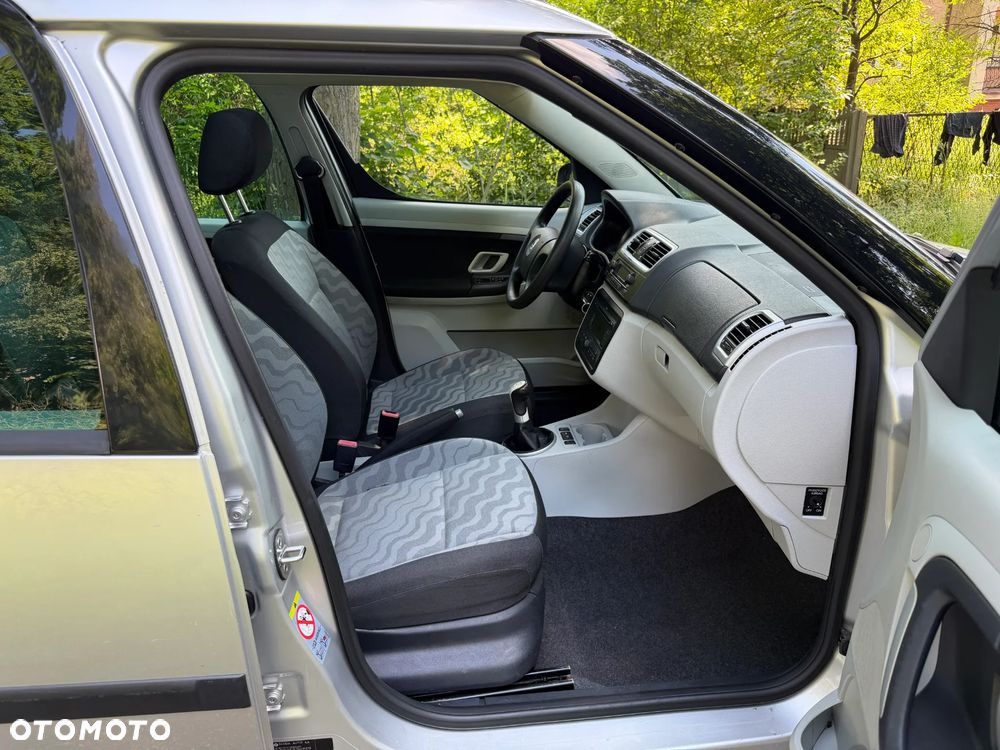 Skoda Roomster 1.6 16V Comfort PLUS EDITION - 28