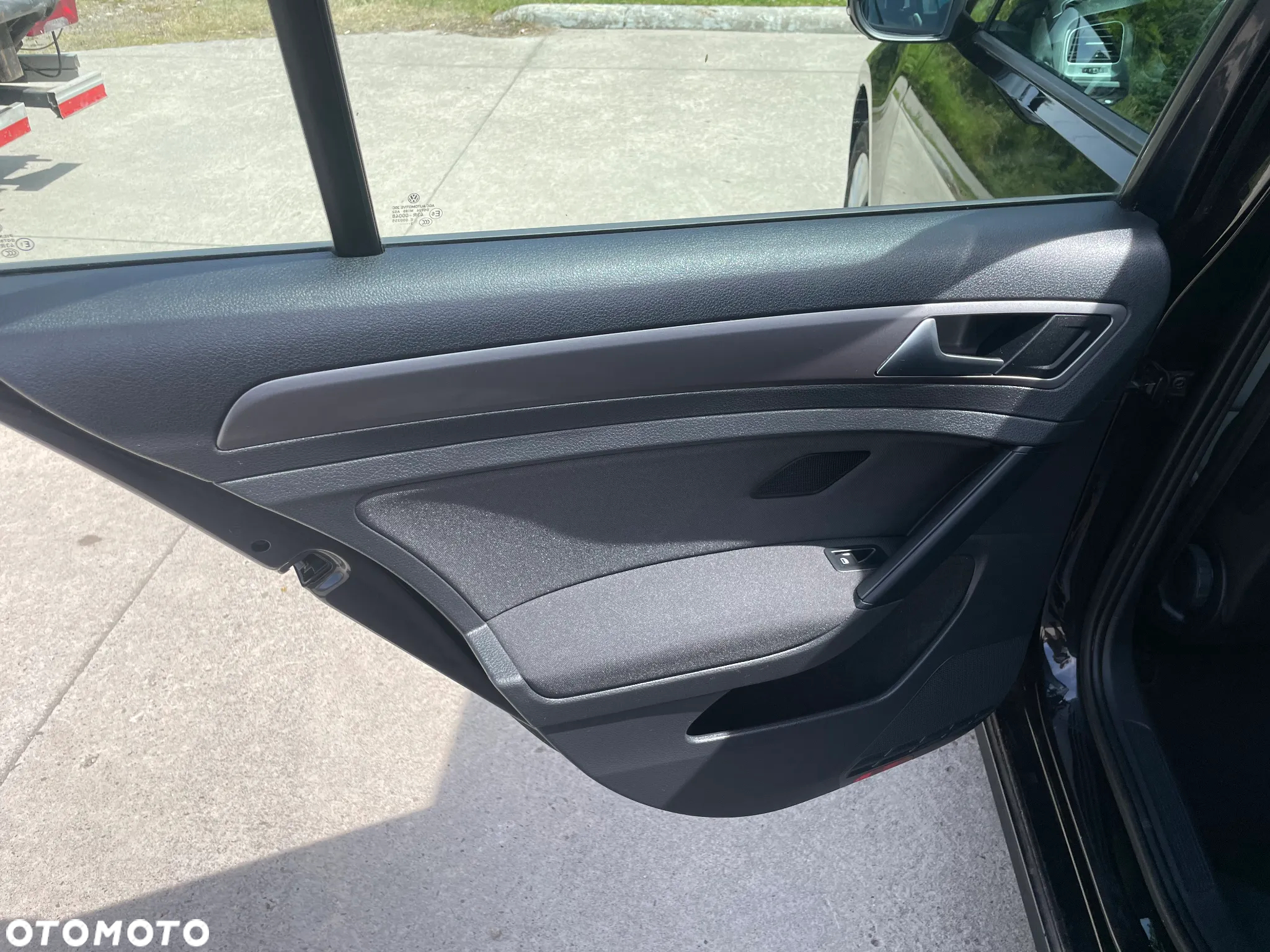 Volkswagen Golf 1.6 TDI BlueMotion Technology Comfortline - 13