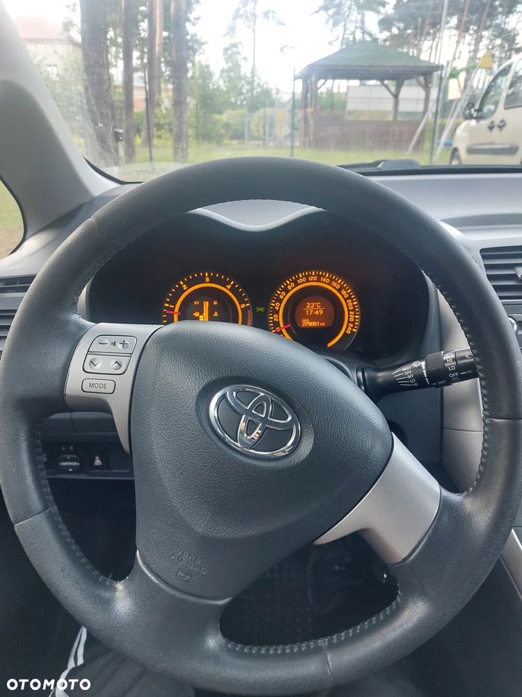 Toyota Auris 1.4 D-4D Luna - 12