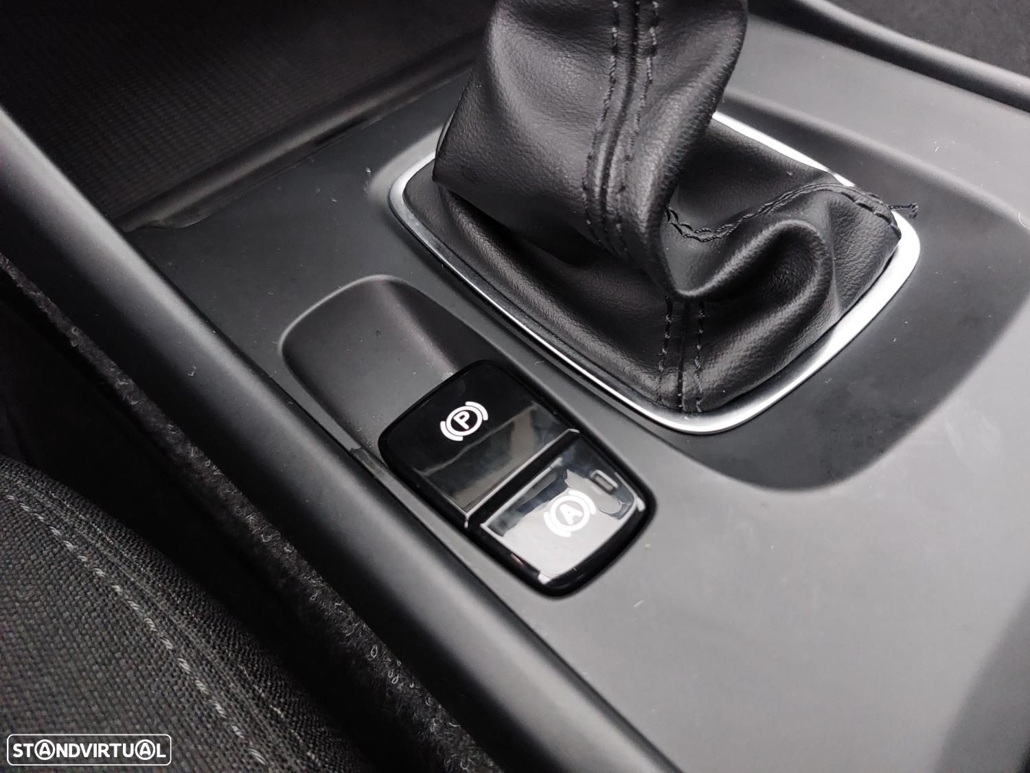 Volvo XC 40 1.5 T2 Momentum - 36