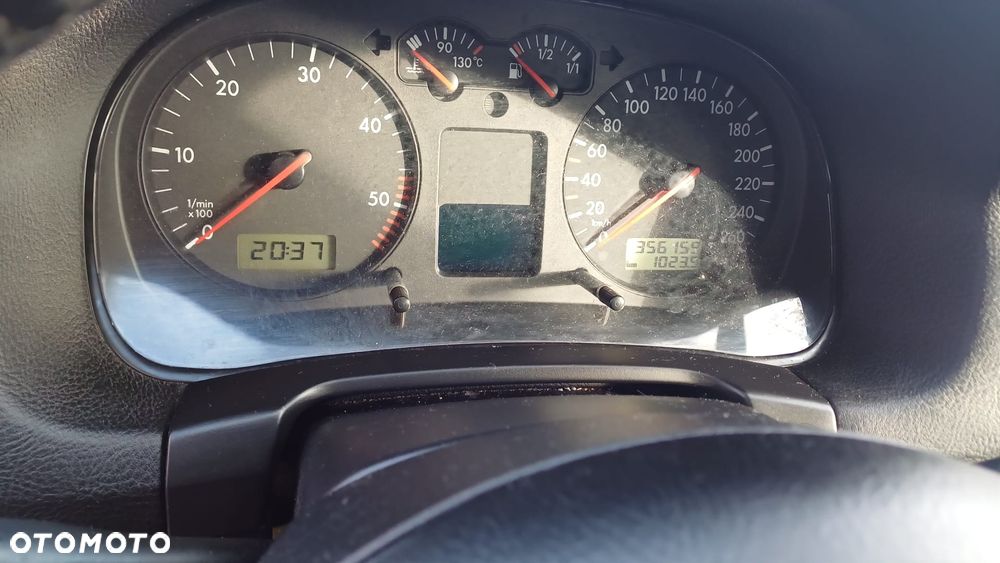 Volkswagen Golf 1.9 TDI - 6