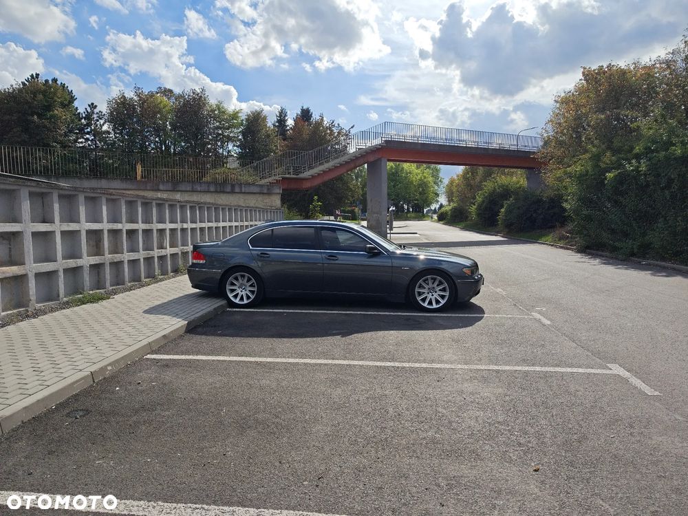 BMW Seria 7 745i L - 3