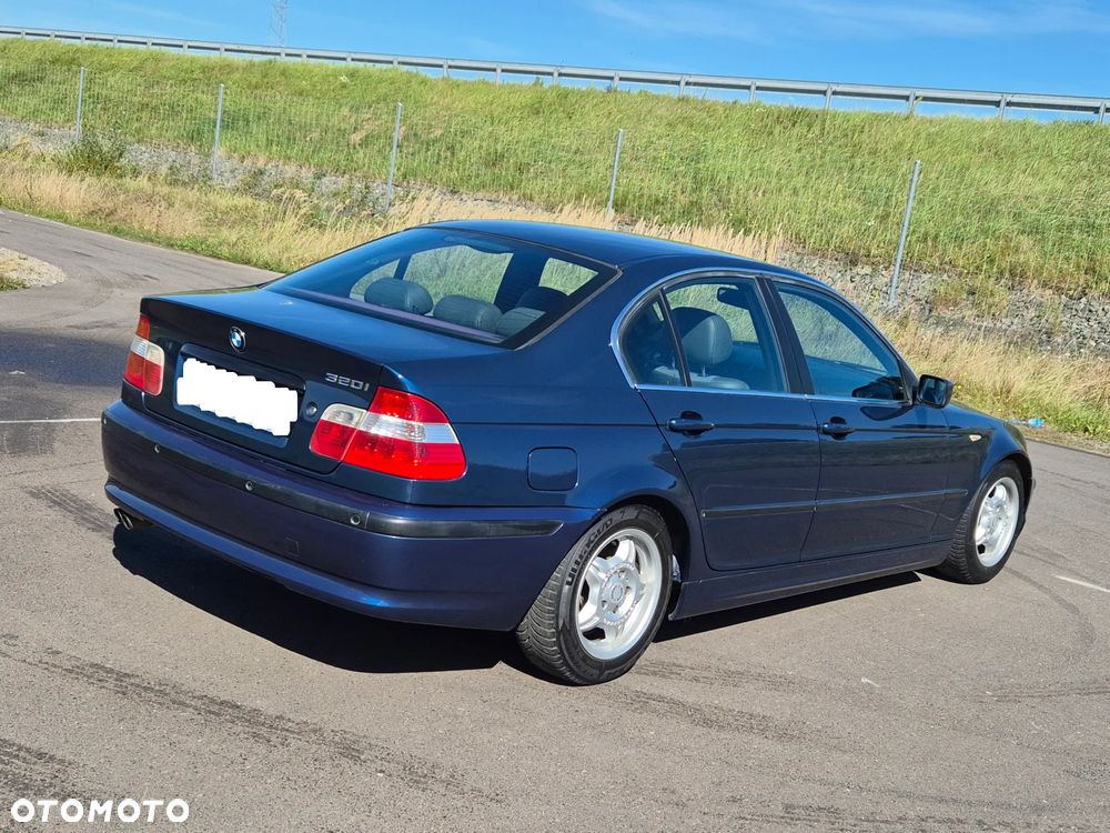BMW Seria 3 320i - 4