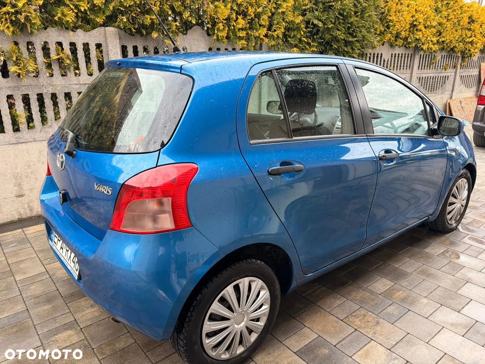 Toyota Yaris - 2