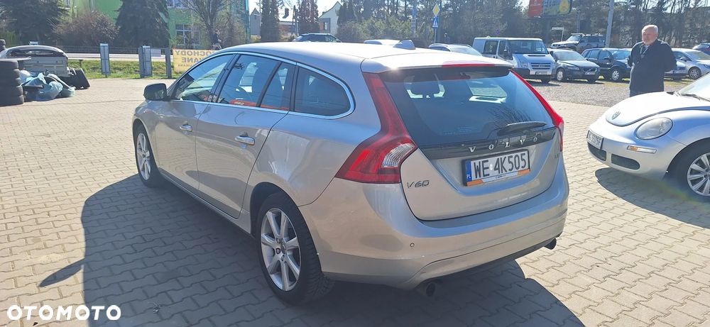 Volvo V60 T3 Drive-E Momentum - 7