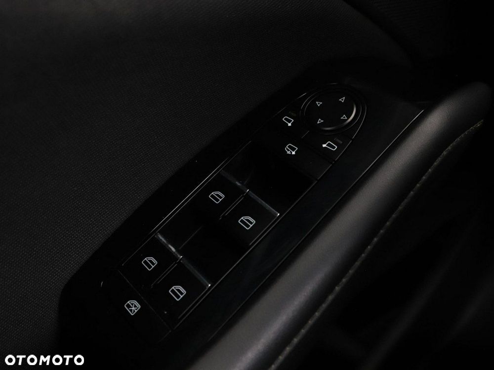 Mazda 3 SKYACTIV-G 2.0 M-Hybrid DRIVE - 36