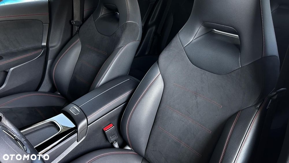 Mercedes-Benz CLA 180 7G-DCT - 12