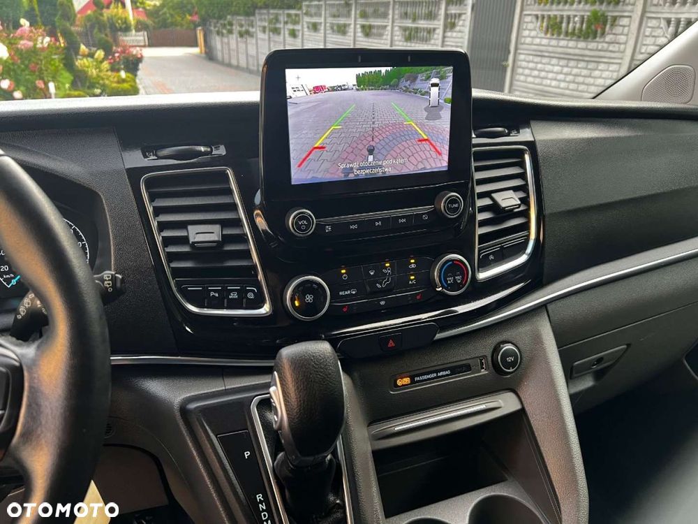 Ford Tourneo Custom - 27